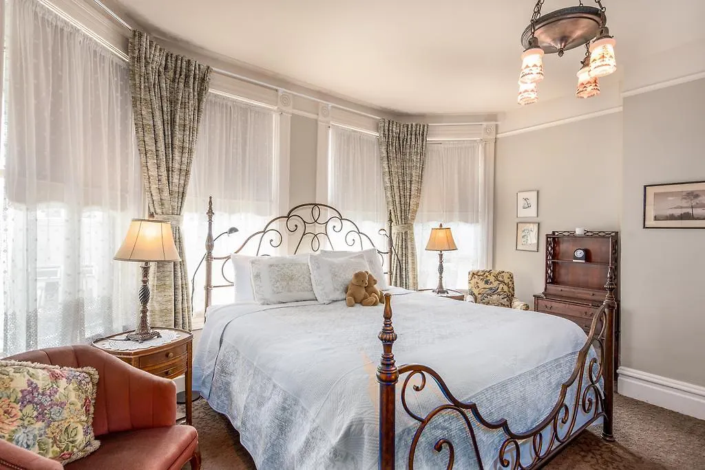 O Canada House Bed & Breakfast Vancouver 4*,  Kanada