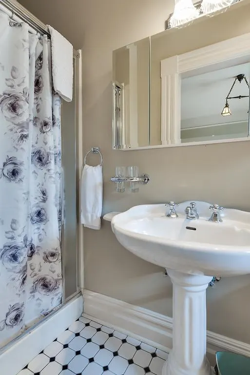 O Canada House Bed & Breakfast Vancouver Kanada