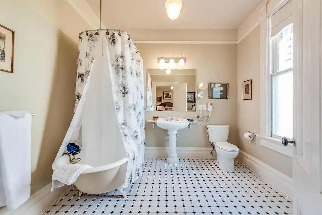 O Canada House Bed & Breakfast Vancouver